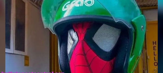 Aksi Kocak Pengemudi Ojol Ini Bikin Netizen Terhibur